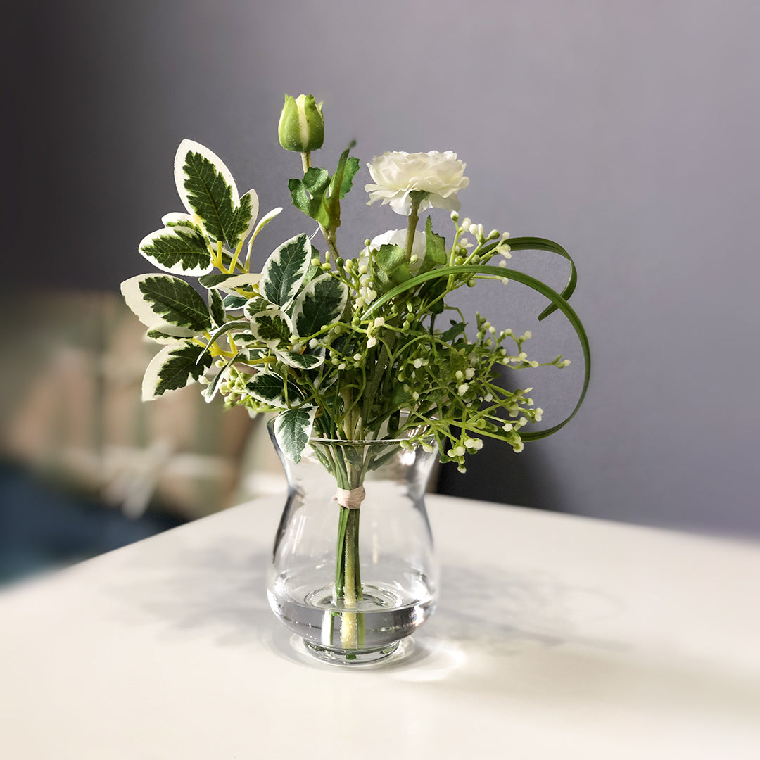 ミニラナンキュラスのウォーターアレンジ